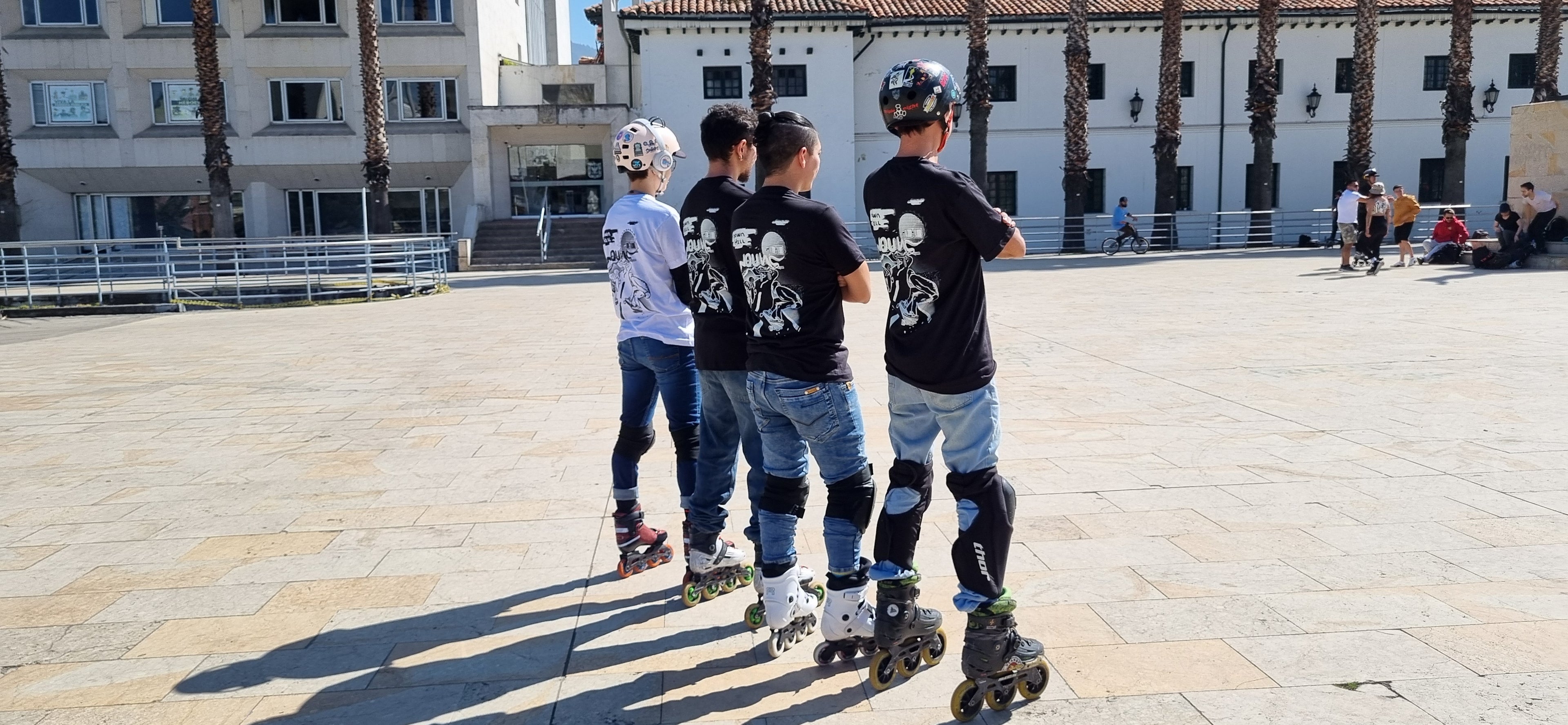 DHNOUNS t-shirt